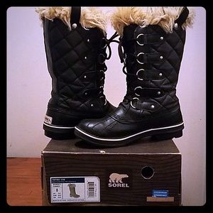 Sorel Tofino Black Waterproof Laceup Boot